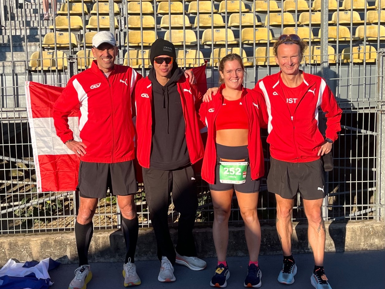 Das starke WM-Team vom ULT Heustadlwasser kurz vor dem Start: Christian Vollenhofer-Rohlfing, Diana Dzaviza, Sabrina Lederle und Harald Wurm (von links) Das starke WM-Team vom ULT Heustadlwasser kurz vor dem Start: Christian Vollenhofer-Rohlfing, Diana Dzaviza, Sabrina Lederle und Harald Wurm (von links)